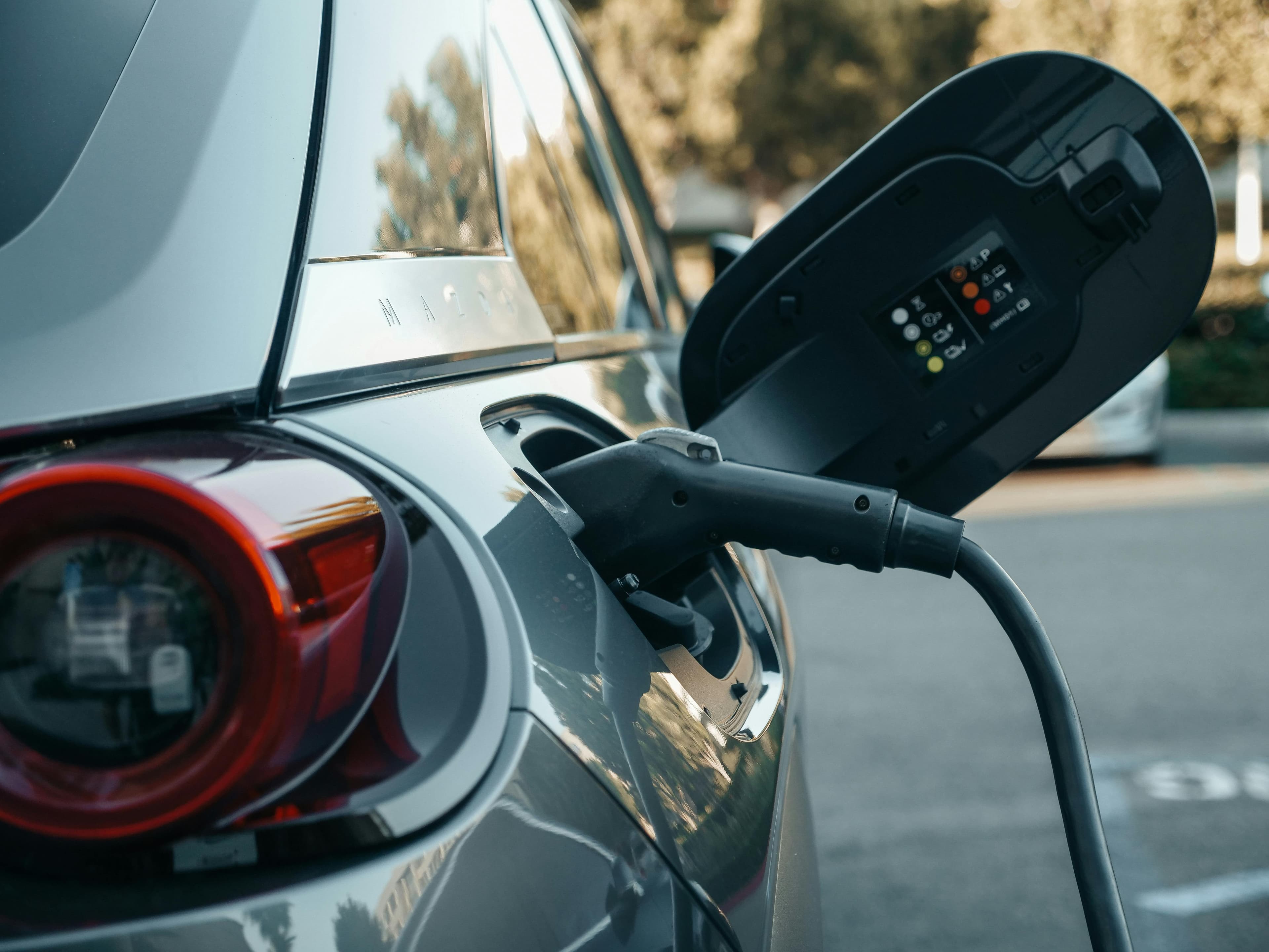 Delhi Commercial Charging Hub